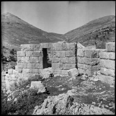 Stone walls with entryway