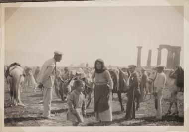 Old Corinth, waiting for tourists