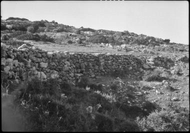 Sounium. Quarry road