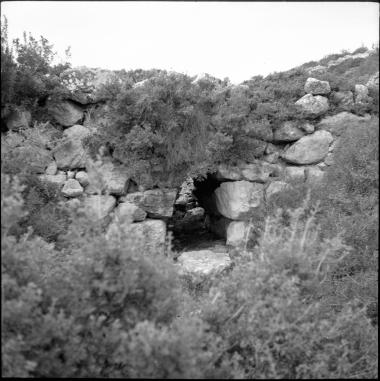 Argolid, Lessa. Stone wall/bridge