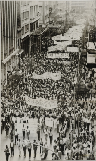 Workers protest march for the voting of Socialization draft of law