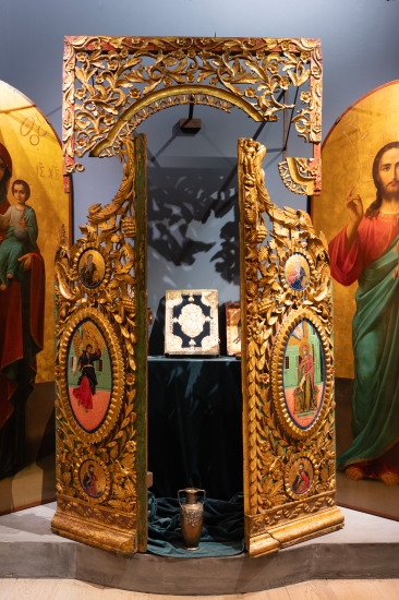 The Annunciation on Royal Doors