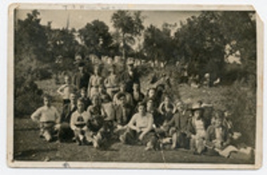 παρέα Καλαβρυτινών στην Αγία Λαύρα την 25-3-1934.
