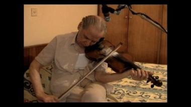 Ikaria Island (Agios Polykarpos), 2008: Nikos Tseperkas playing the violin