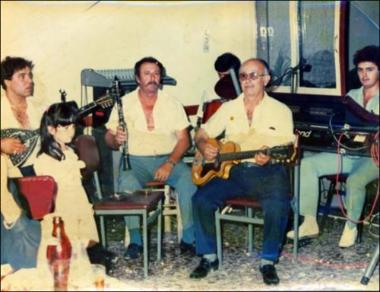 Chios Island (Aghios Georgios Sikousis), 1980: Musician in the kafeneio 