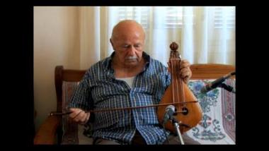 Ikaria Island (Agios Pandeleimon, Agios Kirykos), 2008: Giannis Manolis playing the lyra