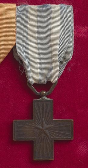 Italian Commemorative Medal, War Merit with miniature. (G. Kondylis)