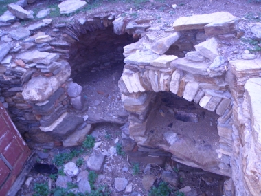 WOOD OVEN AND FIREPLACE - BREAD BAKING, COOKING