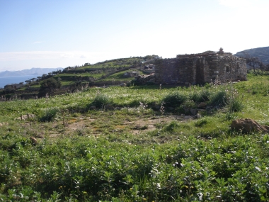 THRESHING AND FARMSTEAD WITH WINE PRESS AND WOODEN OVEN - THRESHING CEREALS, BREAD MAKING, WINE MAKING