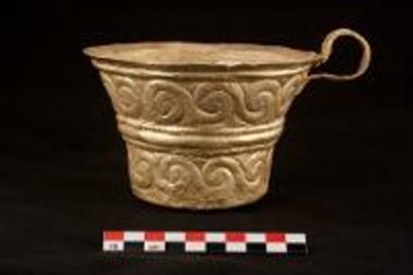 Golden cup of the Keftiu/ Vafeio type from Peristeria