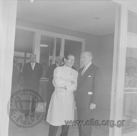 December 3, from the inauguration ceremony of the Agia Sofia General Children's Hospital in the presence of Queen Freideriki. A doctor awaits the arrival of the Queen.