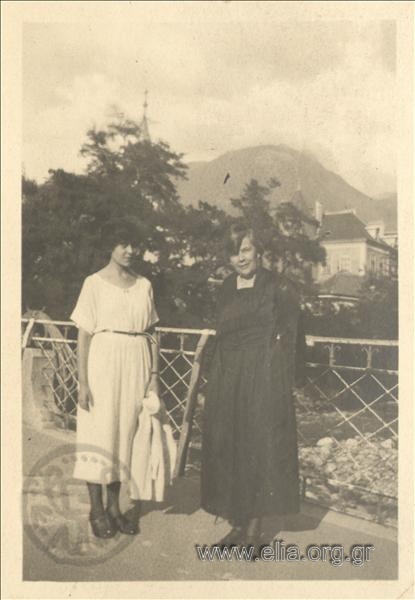 Η Senta Χατζοπούλου και η μητέρα της, Wenen.