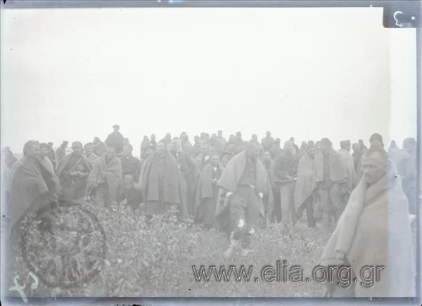 Ανταλλαγή αιχμαλώτων: απελευθερωμένοι Έλληνες στρατιώτες στο λοιμοκαθαρτήριο του Αγίου Γεωργίου.