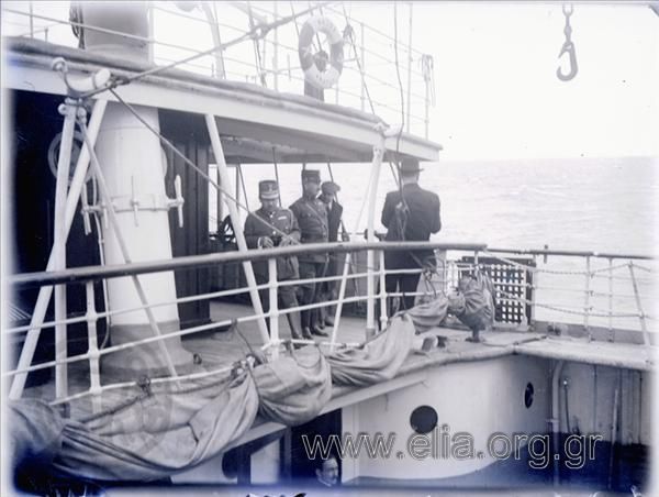 Prime Minister Dimitrios Gounaris and General Xenofon Stratigos on board 