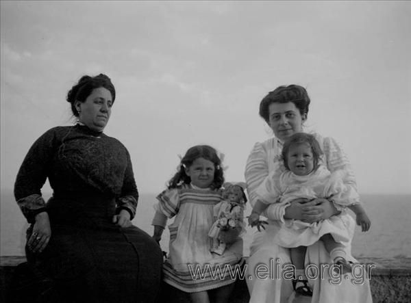 Aikaterini Zlatanou, Eleni, Alexandra and Eirini Makka.