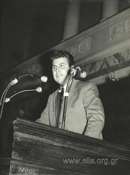 Mikis Theodorakis on the Parliament's tribune in a discussion on education