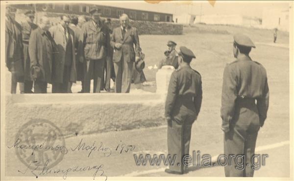 Visit of the Minister of Press, Grigorios Kasimatis, to camps on the island.