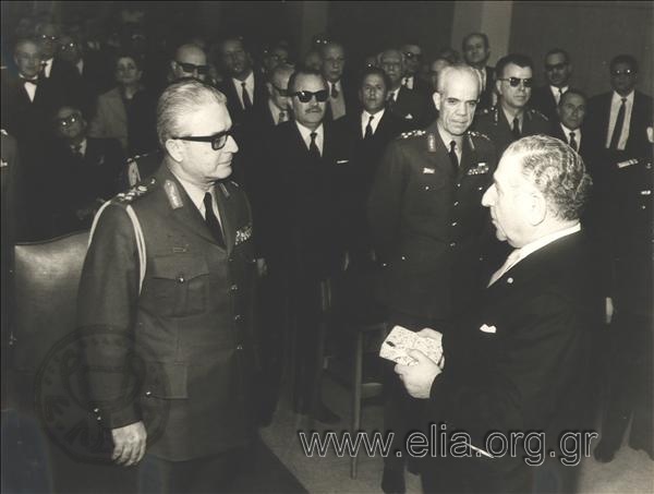 Regent G. Zoïtakis at the unveiling of a bust