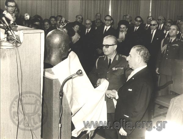 Regent G. Zoïtakis at the unveiling of a bust attended by Archbishop Ieronymos