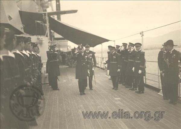 Minister of Marine Affairs Sofoklis Dousmanis on a visit to a French battleship