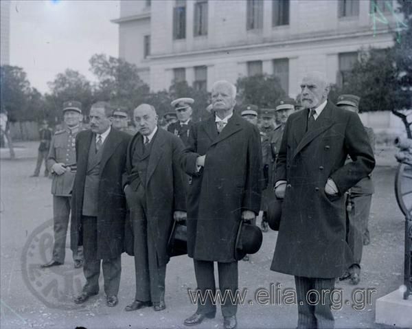 Georgios Kondylis, Panagis Tsaldaris, Alexandros Zaïmis and admiral Alexandros Chatzikiriakos