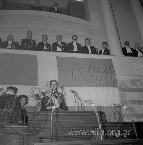 Swearing - in of Konstantinos Karamanlis in the Parliament.