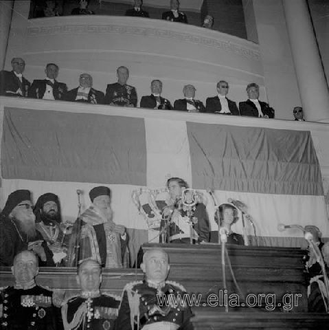 Swearing - in of Konstantinos Karamanlis in the Parliament.