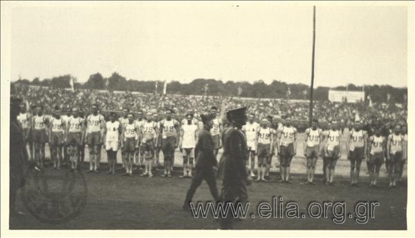 7th Olympic Games, Antwerp 1920. Officers move in front of the United States team.