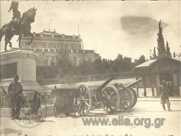 Cannons, probably spoils, under the statue of Theodoros Kolokotronis, Balkan Wars.