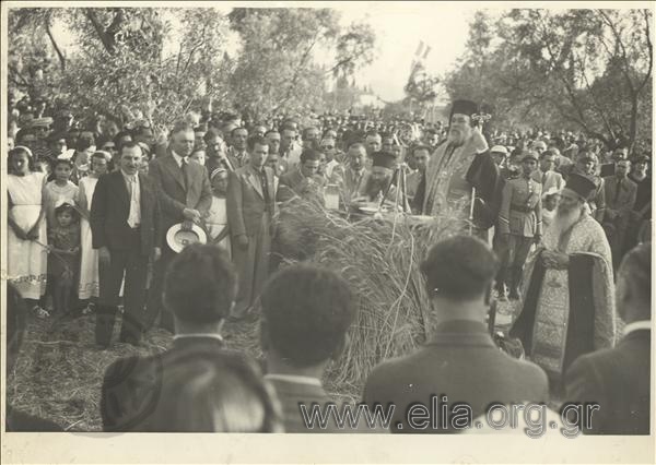 Εορτασμός του θερισμού στην Ελευσίνα. Εκδήλωση της  Ομοσπονδία Εκδρομικών Σωματείων Ελλάδος.