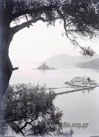 The island of Panagia Vlacherna and the Pontikonisi island.