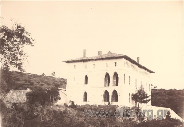 Vasiliki Vourou and her daughters, Maria, Aikaterini and Zinovia, at the villa of Duchess of Plakentia.