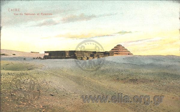 Caire. Vue de Sakkarah et Pyramide.