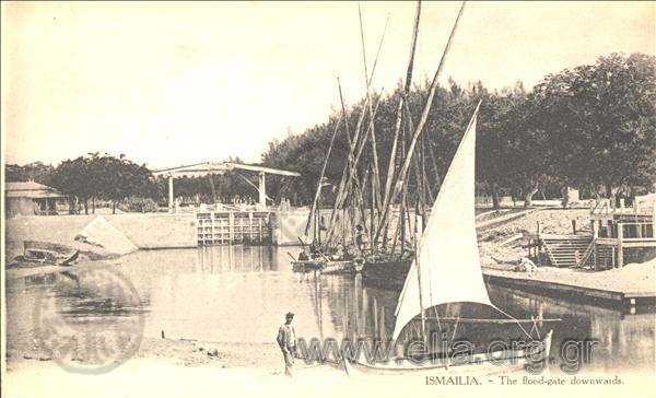 Ismailia - The flood-gate downwards.