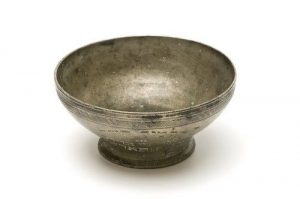 Pewter bowl with inscription.