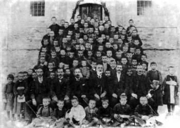 The Thomaidis Boys' School, Vlasti, 1908