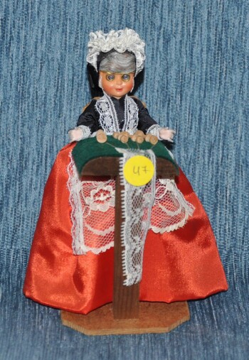 Bruxelles doll making real dantelles lace