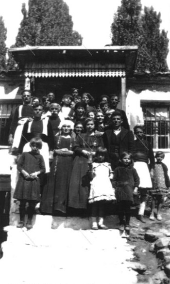 Wedding of Thanasouli Dalapashou and Kalliroi Gatsos, Namata '30s