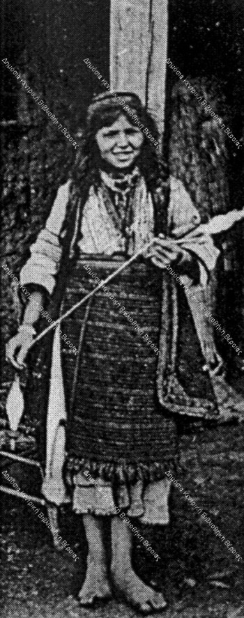 Γυναίκα με καθημερινή ενδυμασία, Σκρα 1892
