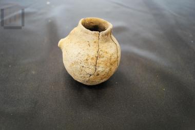 Miniature pithos