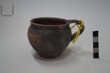 One-handled cup