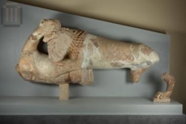 Γλυπτό σύμπλεγμα ζώων από το ανατολικό αέτωμα του αρχαϊκού ναού του Απόλλωνα