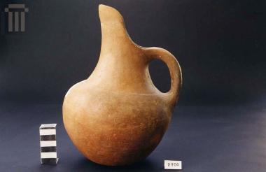 Jug with cutaway neck