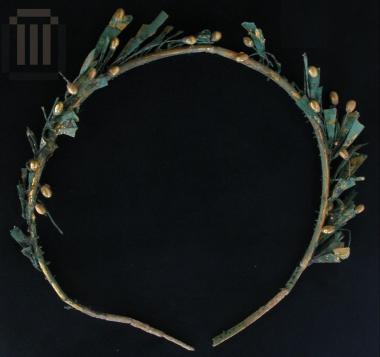 Gilded myrtle wreath