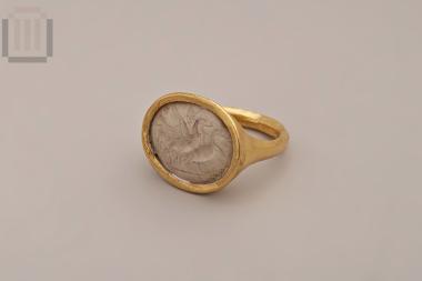 Gold ring with semi-precious ringstone