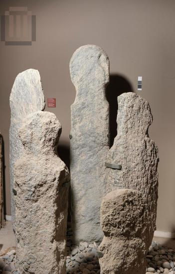 Anthropomorphic stele