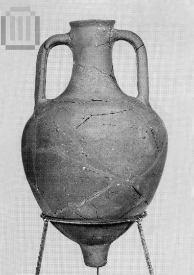 Amphora with pointed base