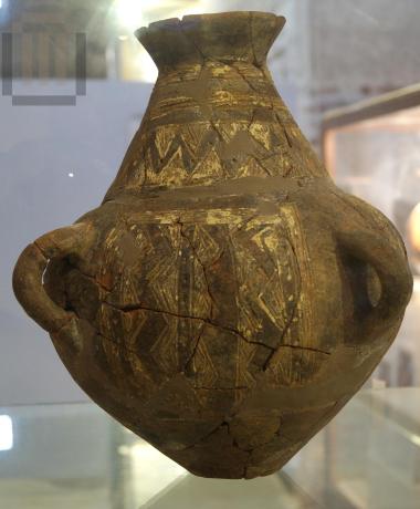 Four-handled amphora