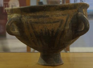 Krater-shaped vase