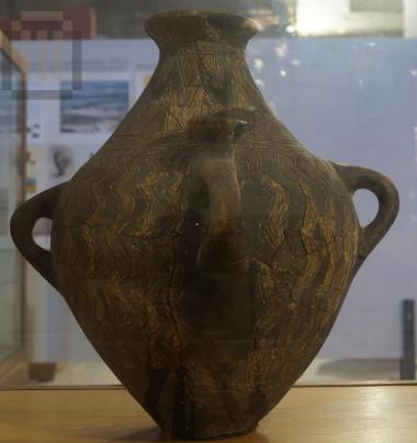 Amphora-shaped vase